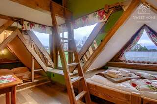 Отели типа «постель и завтрак» Góralski Dwór Косцелиско Семейный номер с видом на горы-3