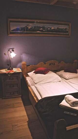 Отели типа «постель и завтрак» Góralski Dwór Косцелиско Двухместный номер с 1 кроватью и видом на горы-3